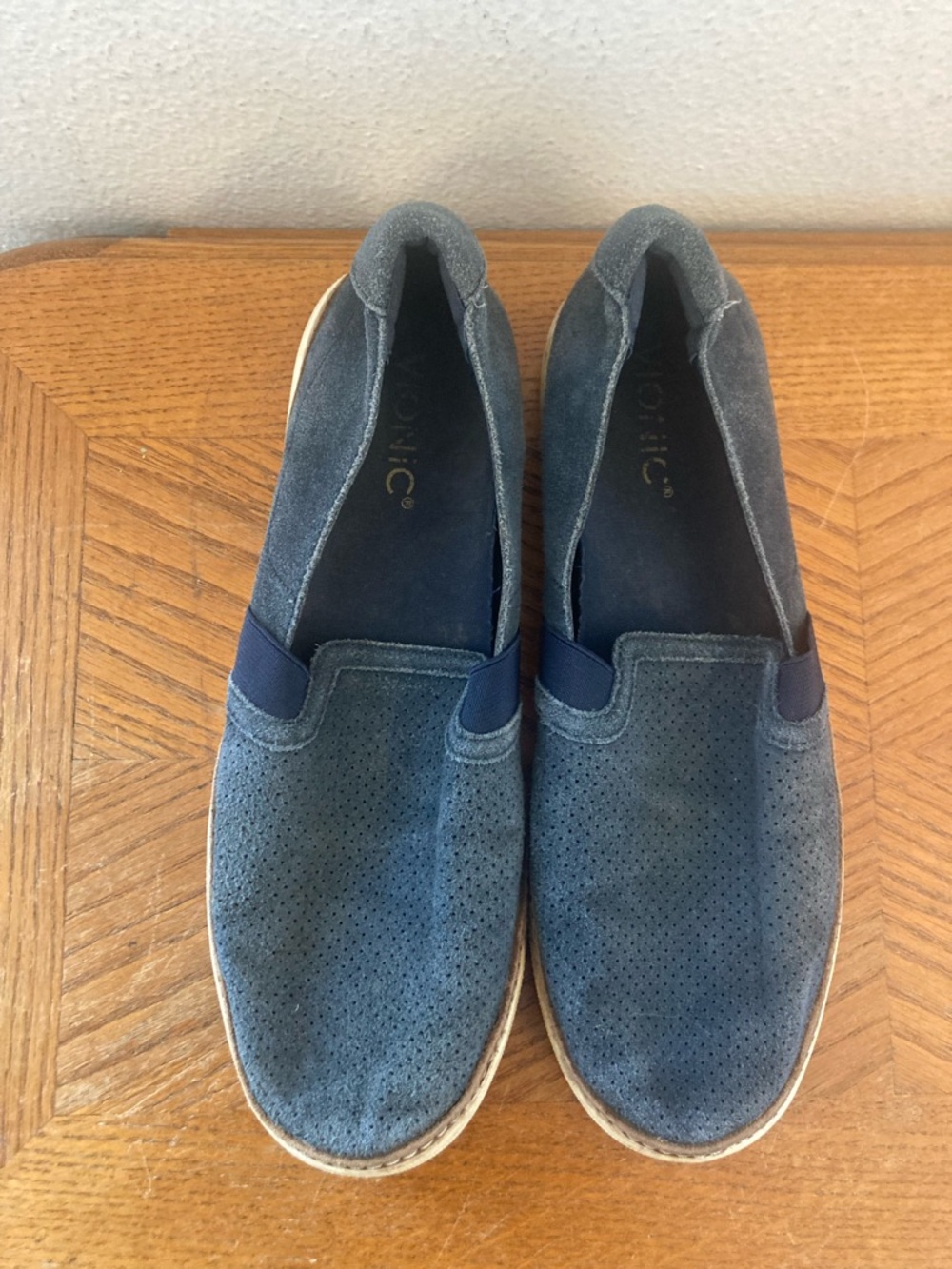 VIONIC “Malinda” Perforated Slate Blue Suede Slip On Sneakers (9.5)